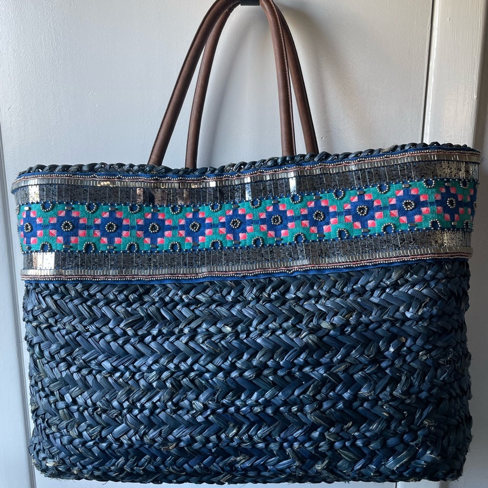 Large Beach bag with beautiful detail